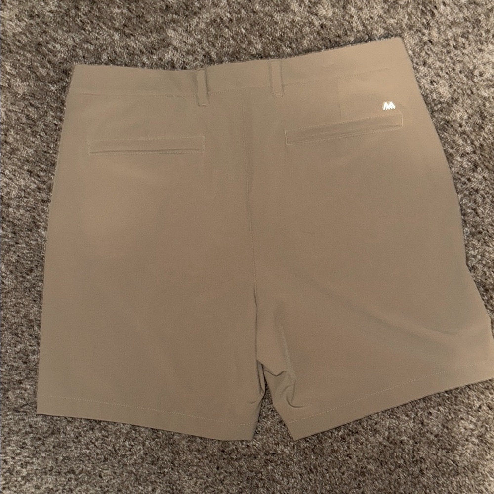 Mizzen+Main, NWOT, Men's Tan Helmsman Slim Shorts, 36 waist,  7 in inseam - Picture 2 of 7